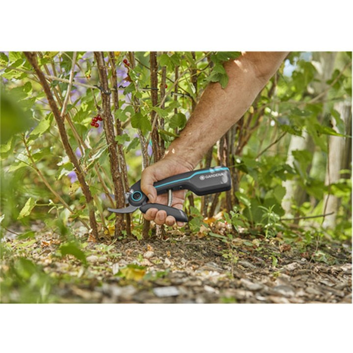 Tijera Gardena AssistCut a batería con corte de 25 mm - vista adicional 2